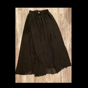 Black V28 Flowy Skirt